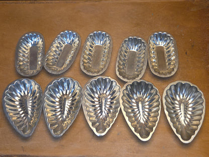 Vintage Small Aluminum Fluted Tin with Lid Tart Tin Baking Pans AS IS al36