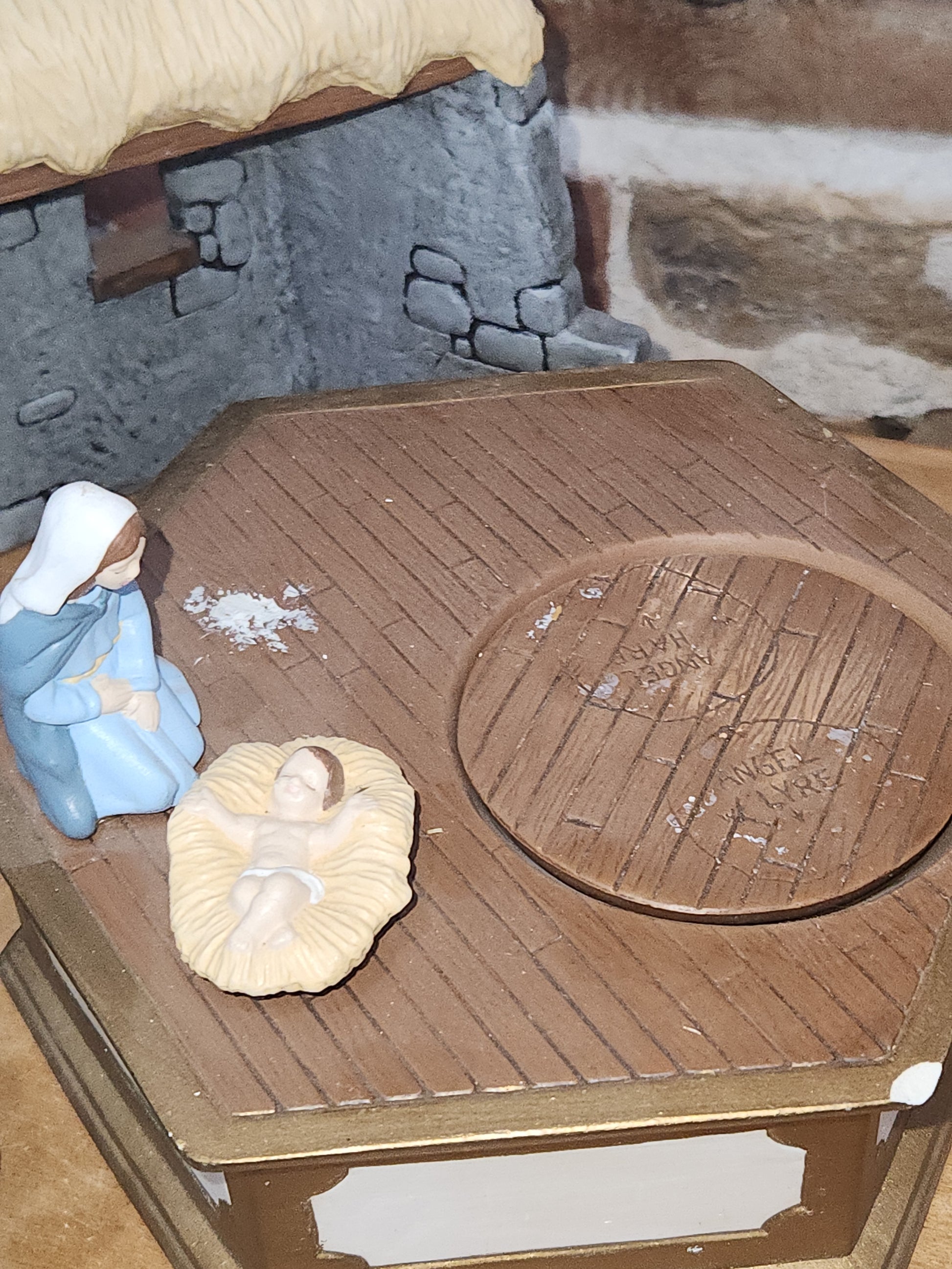 Vintage Ceramic Nativity Made From Scioto Mold AS IS Music Box Does Not Work