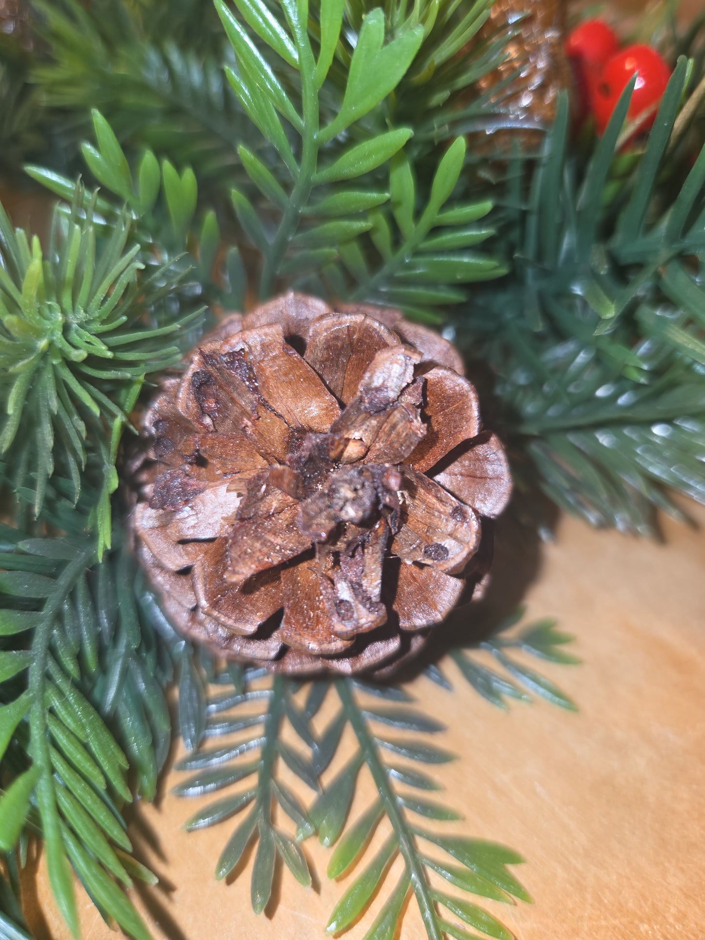 Vintage Christmas Candle Ring Centerpiece Plastic Greenery Pinecone Pear Berry Evergreen cr3