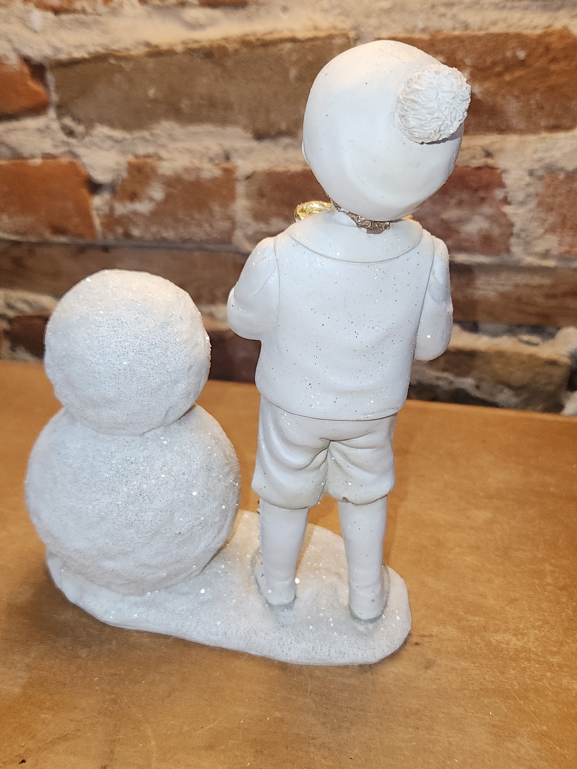 Kid Building Snowman Figurine Resin White Gold sm11