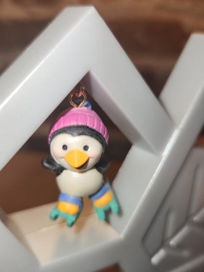 Vintage Avon Wee Winter Friends Display Stand Along With Set Of Four Wee Winter Friends Penguine, Seal, Polar Bear, Eskimo NO BOX ww67 CLEARANCE
