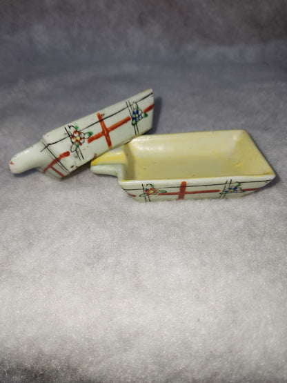 Vintage set of 2 replacement ashtrays for 1940’s Kitty Cat Cigarette box and ashtray set. Ceramic Japan ash2