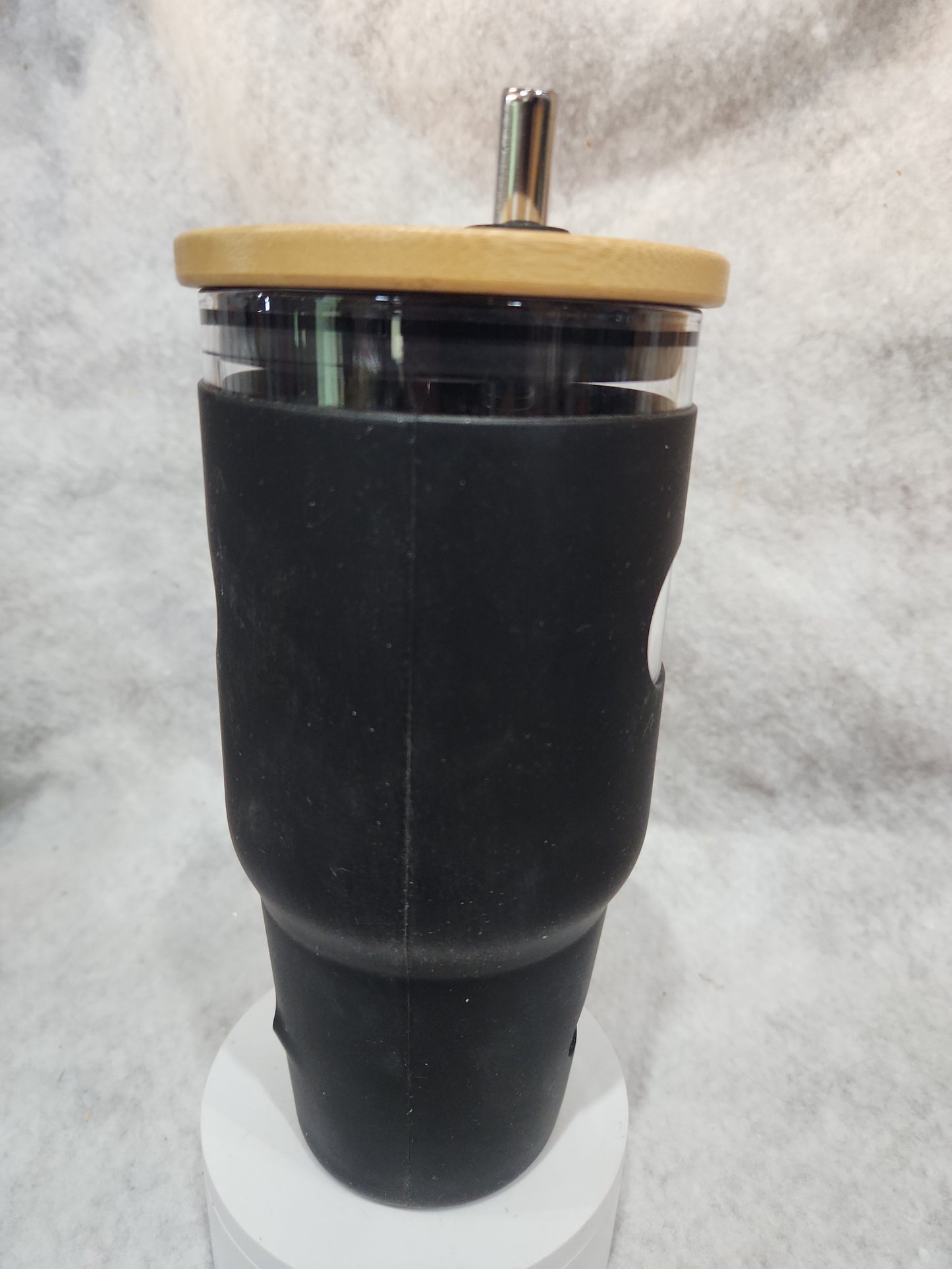 32 oz glass tumbler with handle and removeable black silicone sleeve CLEARANCE! Tg8