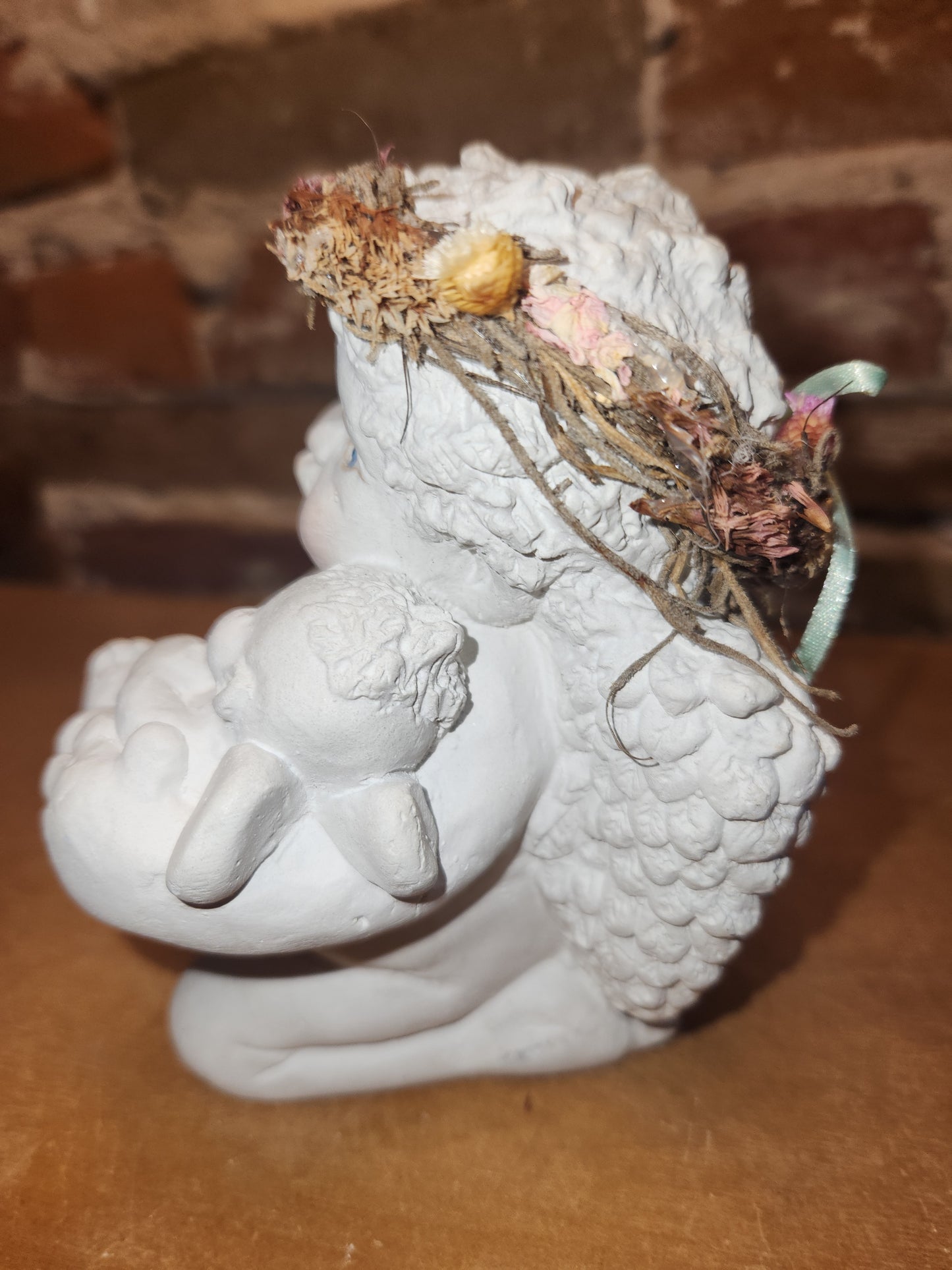 Vintage Dreamsicles Golden Cherub with Child 10656 Kristin Haynes 1993 Cast Art Industries di8