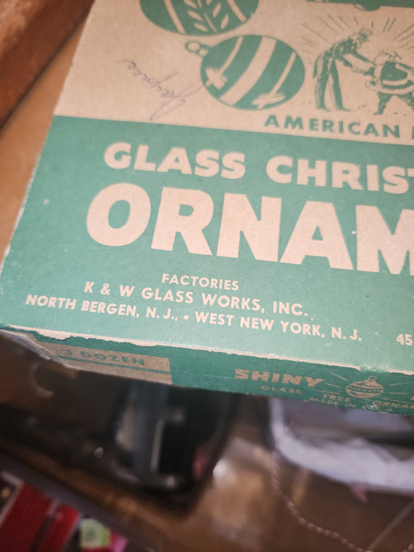 Vintage Shiny Brite 2 1/2" Red Ornaments in Box. Incomplete set. AS IS bo81
