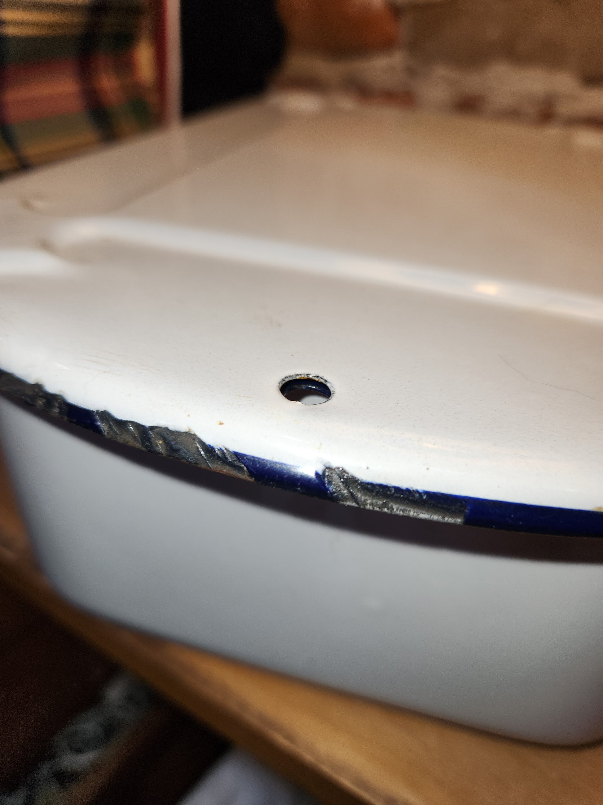 Vintage Enamelware Refrigerator Box or Baking Dish with Lid White & Black en78