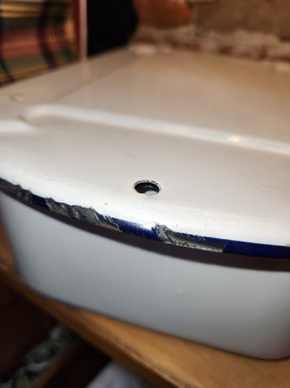 Vintage Enamelware Refrigerator Box or Baking Dish with Lid White & Black en78