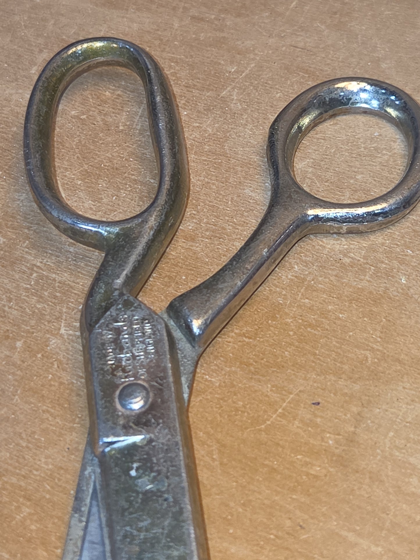 Vintage Richards of Sheffield England Radiant Golden Age Rustless Sewing Scissors Made in England sc9