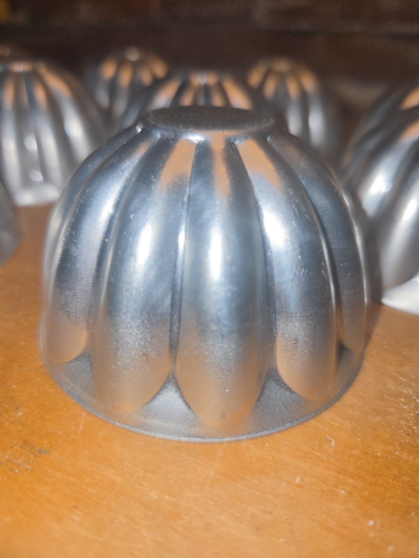 Vintage Set of 10 Small Aluminum Scalloped Fluted Tins Molds Cups Bundt Pans AS IS al23
