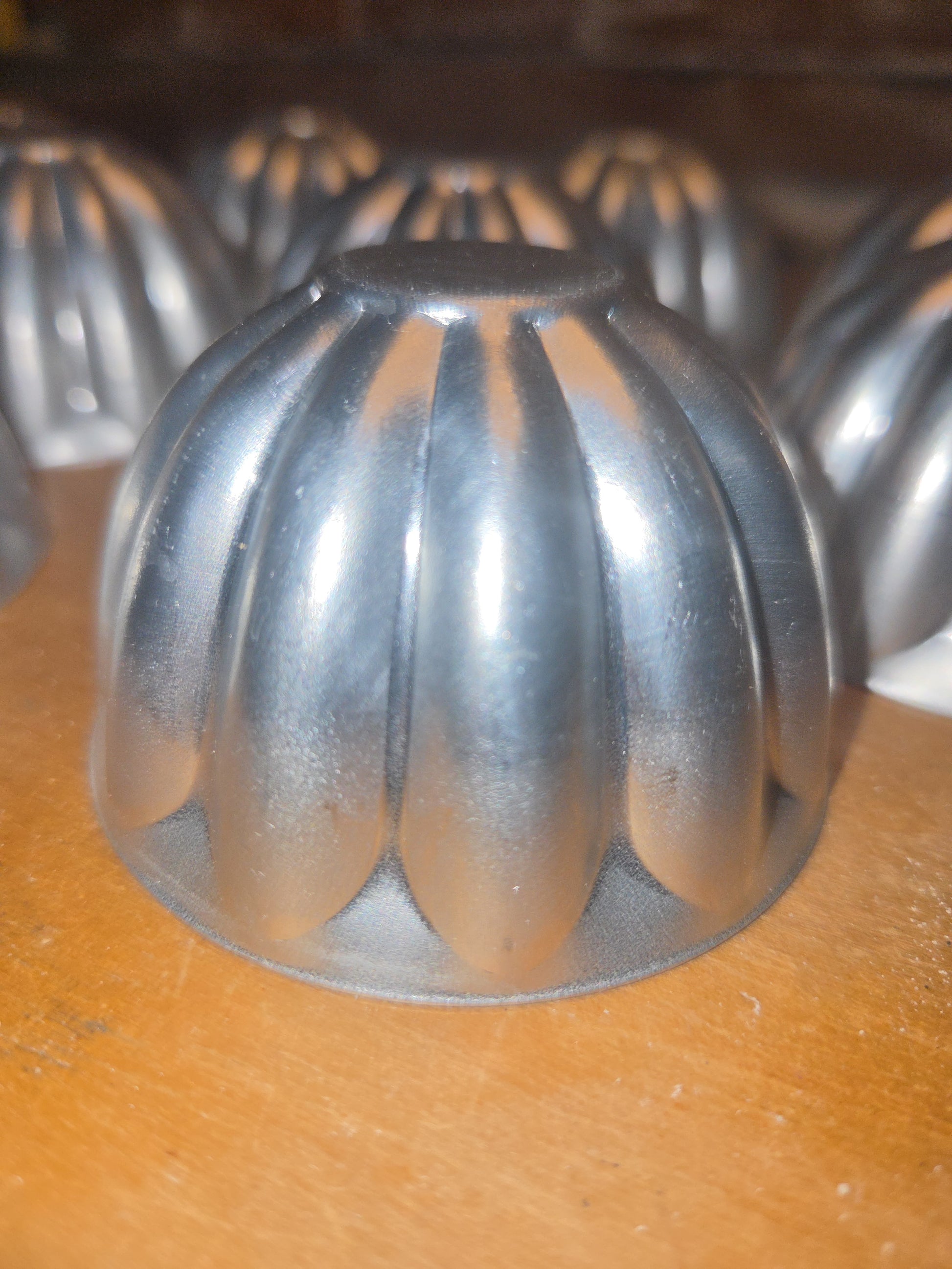 Vintage Set of 10 Small Aluminum Scalloped Fluted Tins Molds Cups Bundt Pans AS IS al23