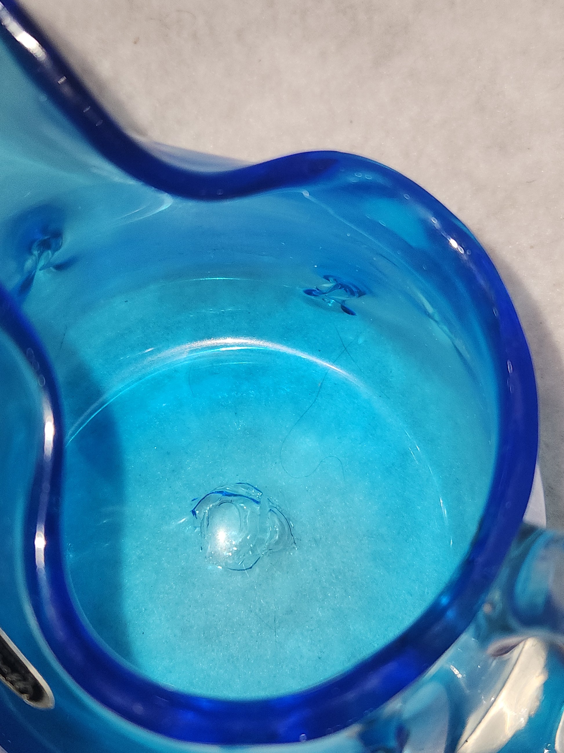 Vintage Bischoff hand blown Art Glass pinches Teal Blue Pitcher Clear handle gla999