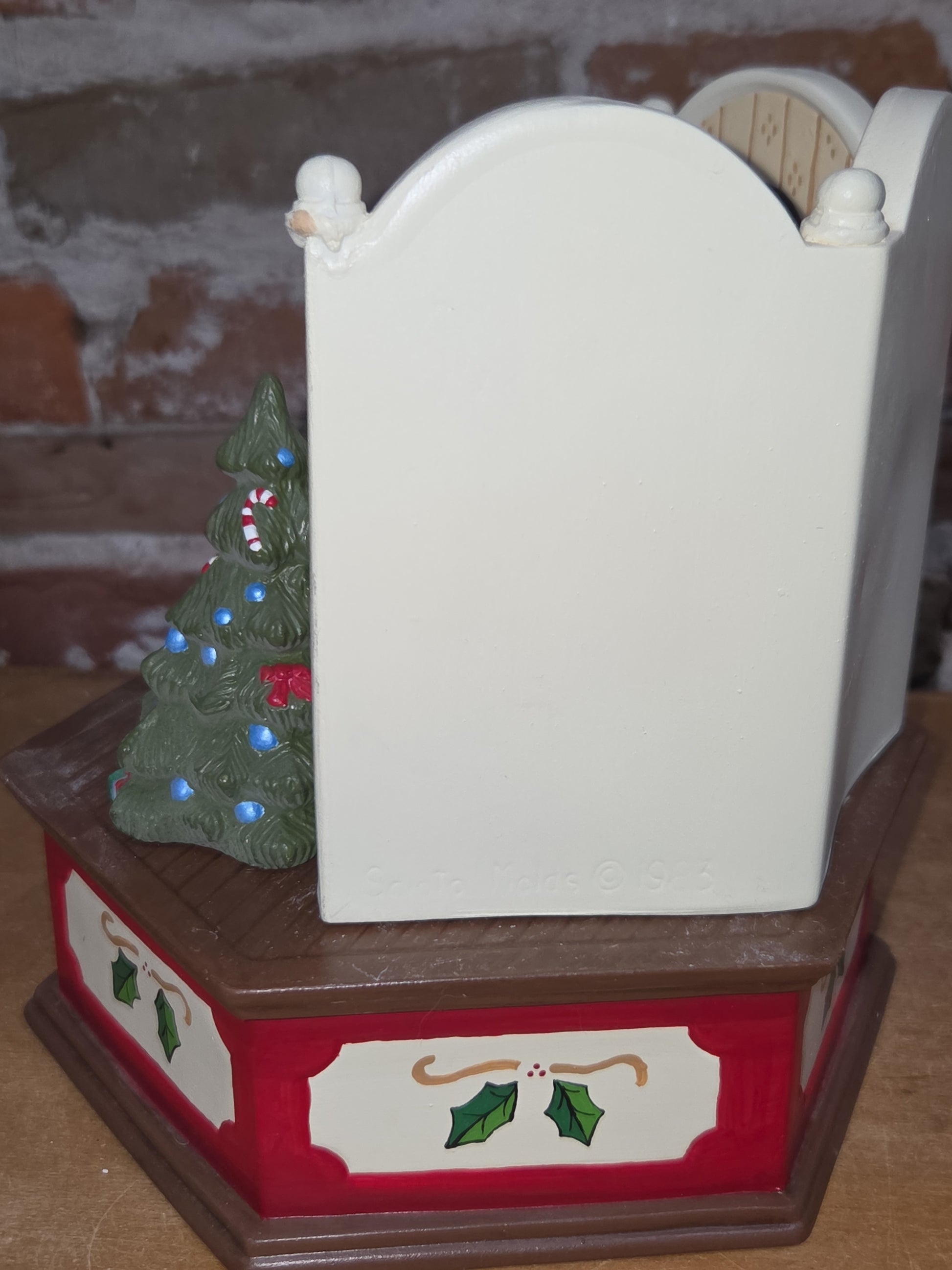 Vintage Ceramic December 26th Dancing Santa Mrs Claus made from Scioto Molds 1983 AS IS No Music Box