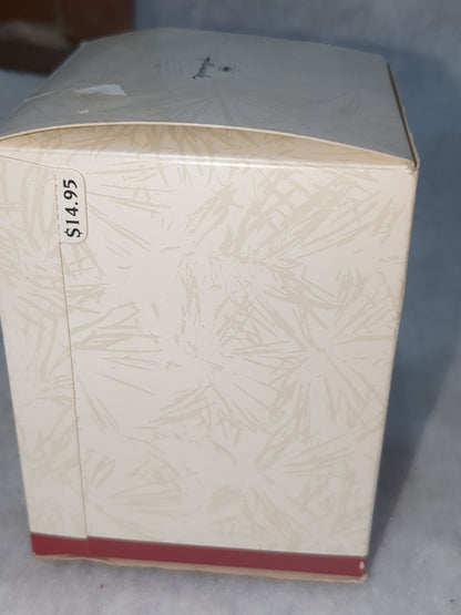 1995 Hallmark Holiday Barbie. 3rd in Holiday Barbies Series. New box and bubble wrap. Hob7