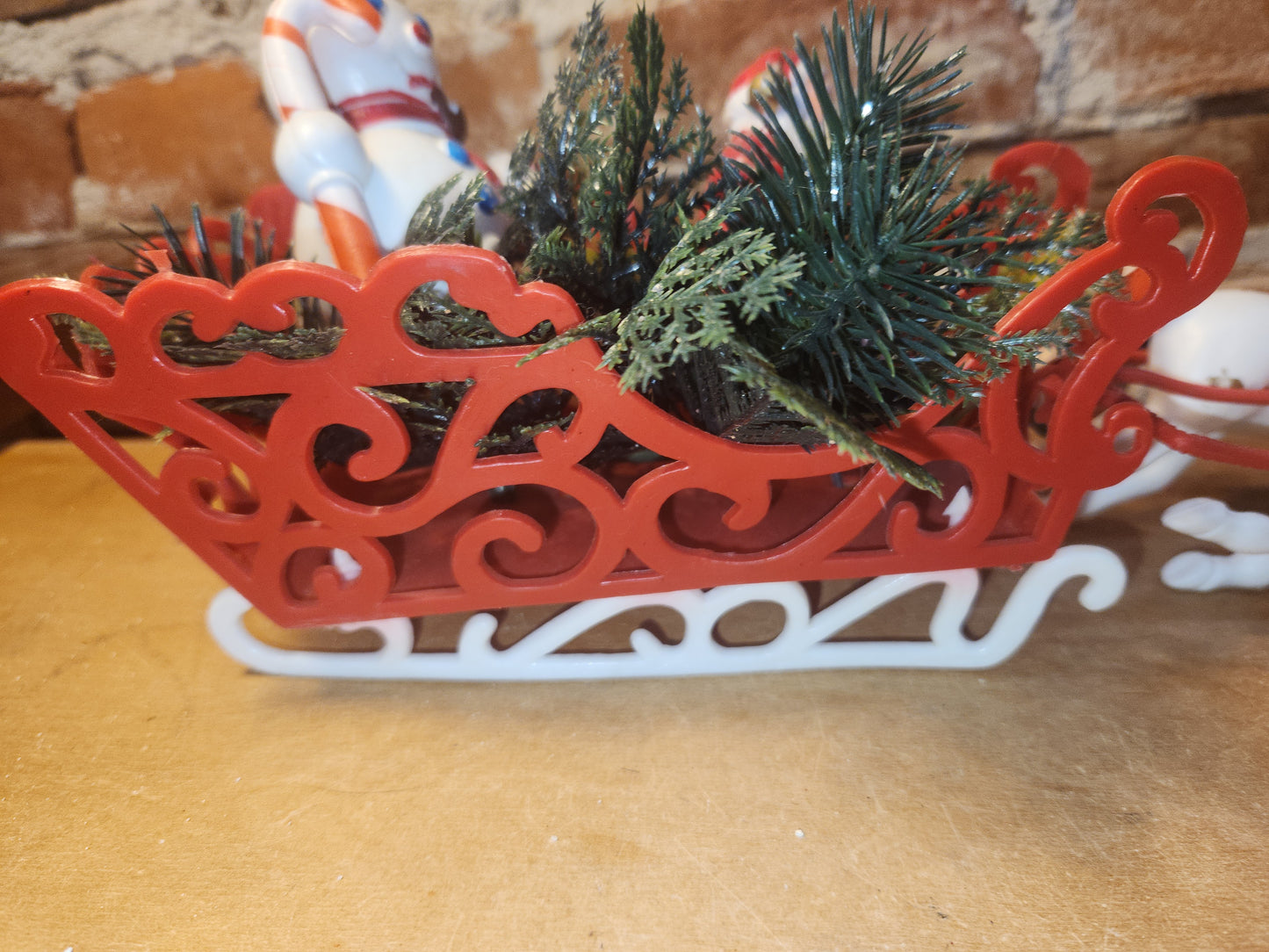 Vintage Florabelle Flowers Plastic Sleigh Santa Reindeer Snowman Plastic Greenery Hong Kong AS IS vs82
