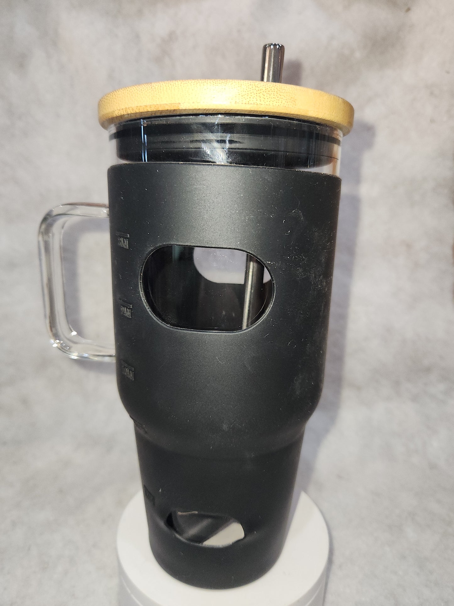 32 oz glass tumbler with handle and removeable black silicone sleeve CLEARANCE! Tg8
