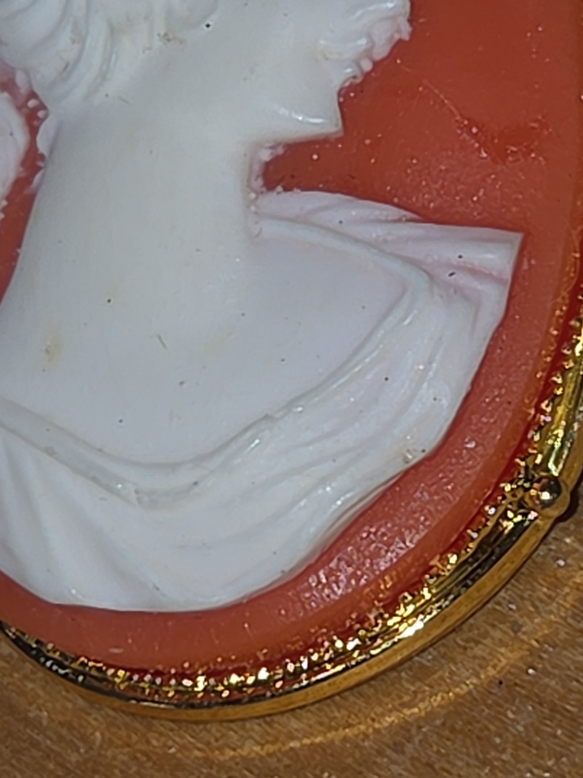 Vintage Italian Sardonyx Shell Cameo Pin Brooch Hand Carved Italia Francesca Gold Tone