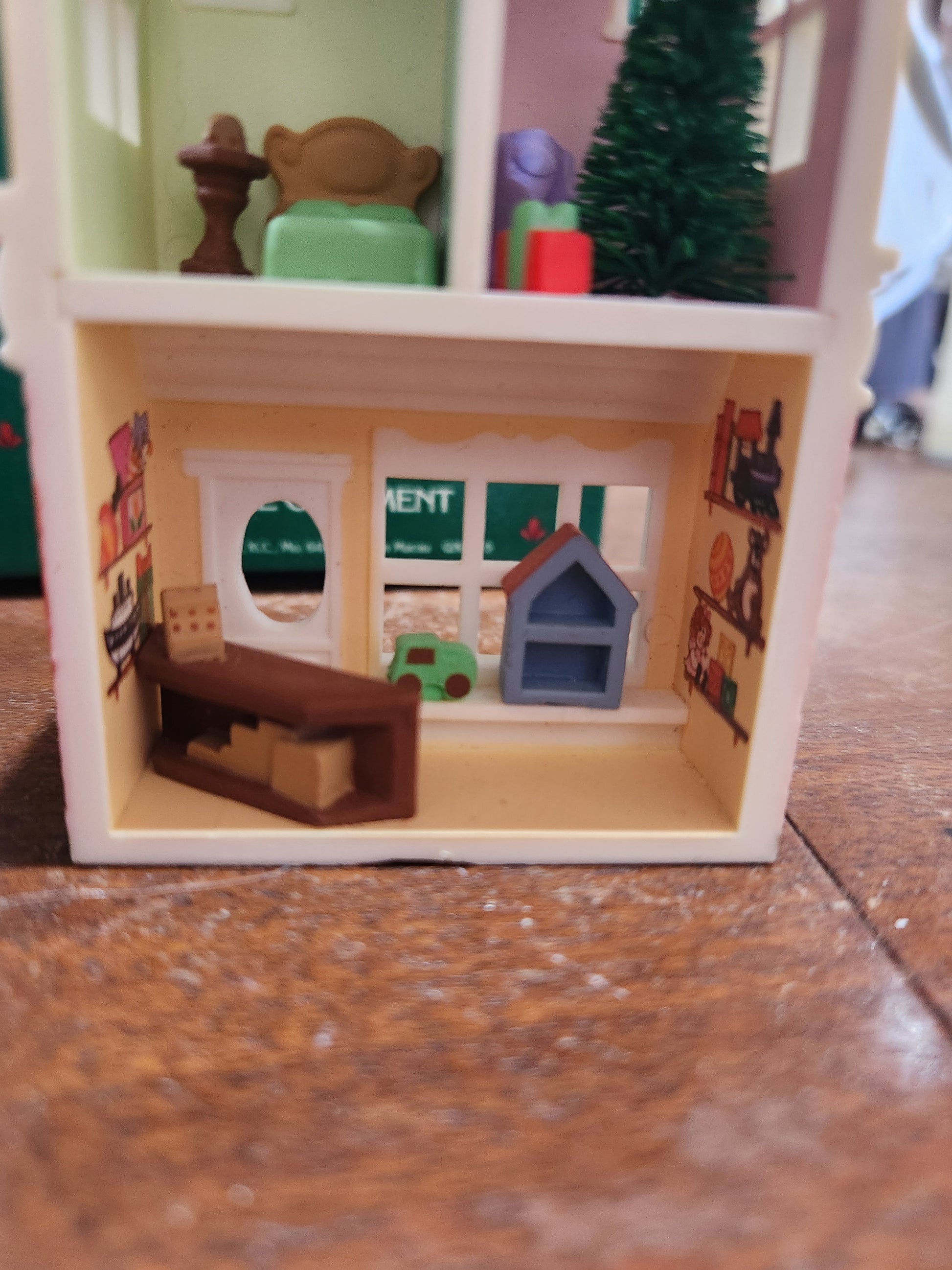 HH1985 toy shop Ornament Hallmark Nostalgic Houses NO BOX