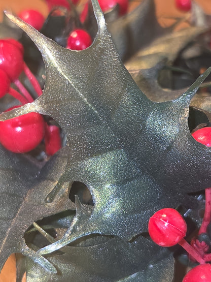Vintage Christmas Candle Ring Centerpiece Plastic Greenery Holly Berries AS IS cr4