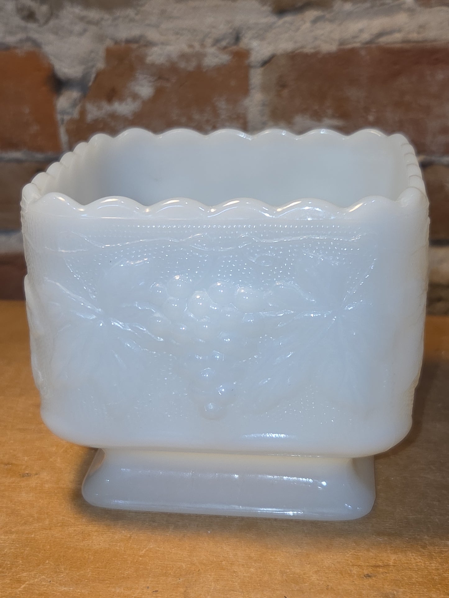 Vintage Anchor Hocking Milk Glass Footed Square Planter Candy Trinket Dish mg8