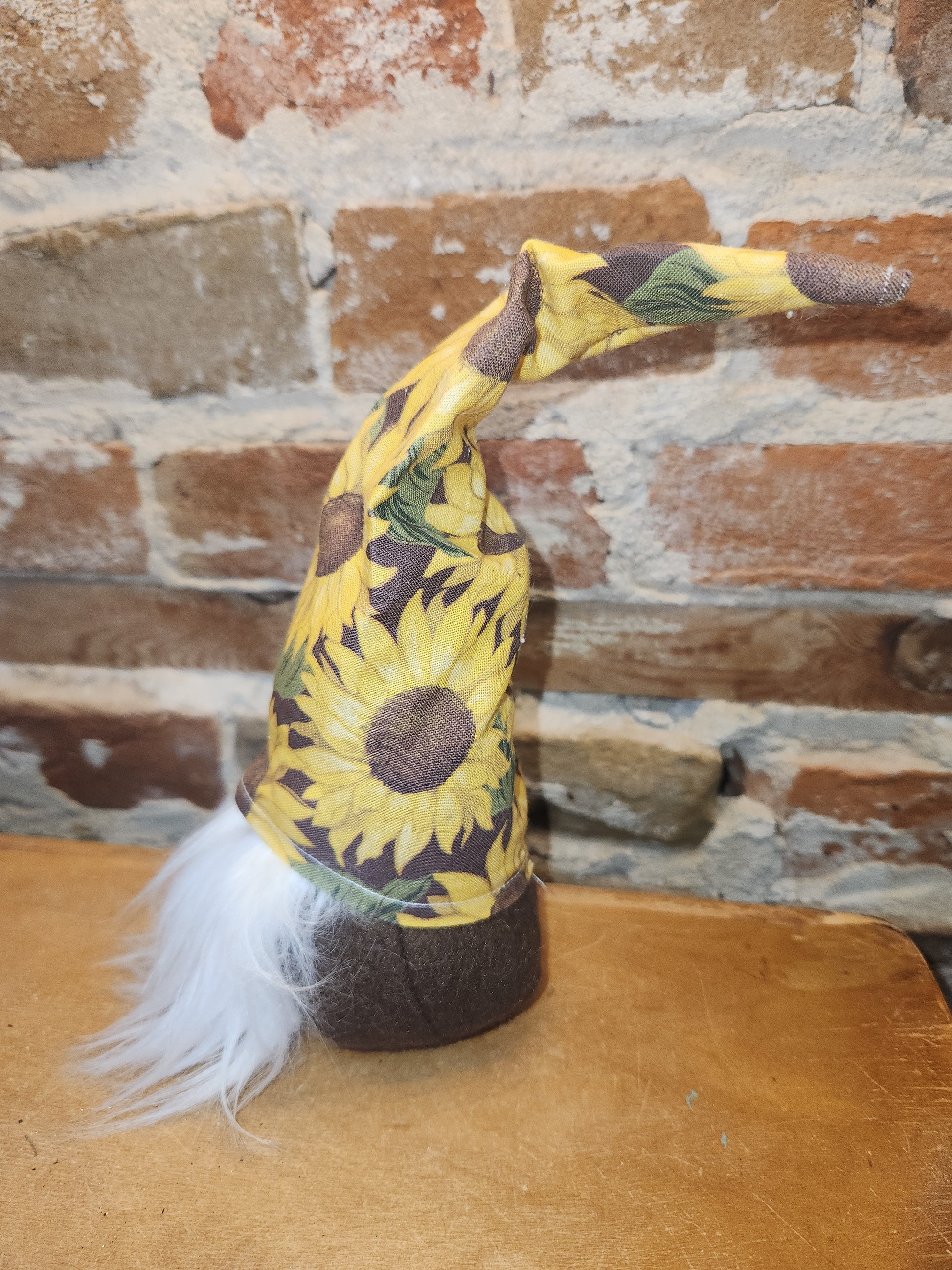 7" Gnome Sunflower Hat Brown Body gn12