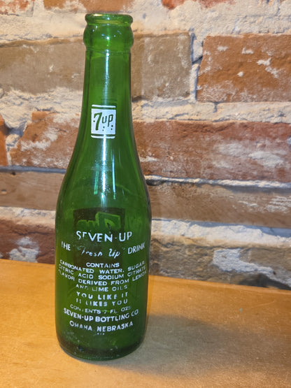 000 Vintage Soda Bottle 7-Up Bubbles & Swimsuit Lady Green Glass Omaha vsb6