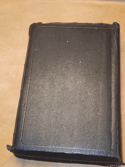 Vintage Hardcover Zipper The Holy Bible Red Letter Edition vb03