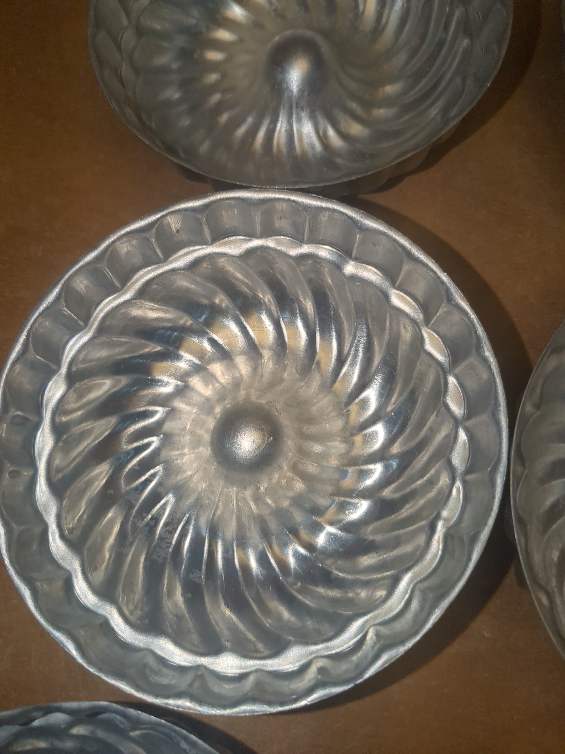 Vintage Mini Bundt Pans Jello Molds Aluminum Tart Tins, Cake Molds 3 3/4" Diameter alu03