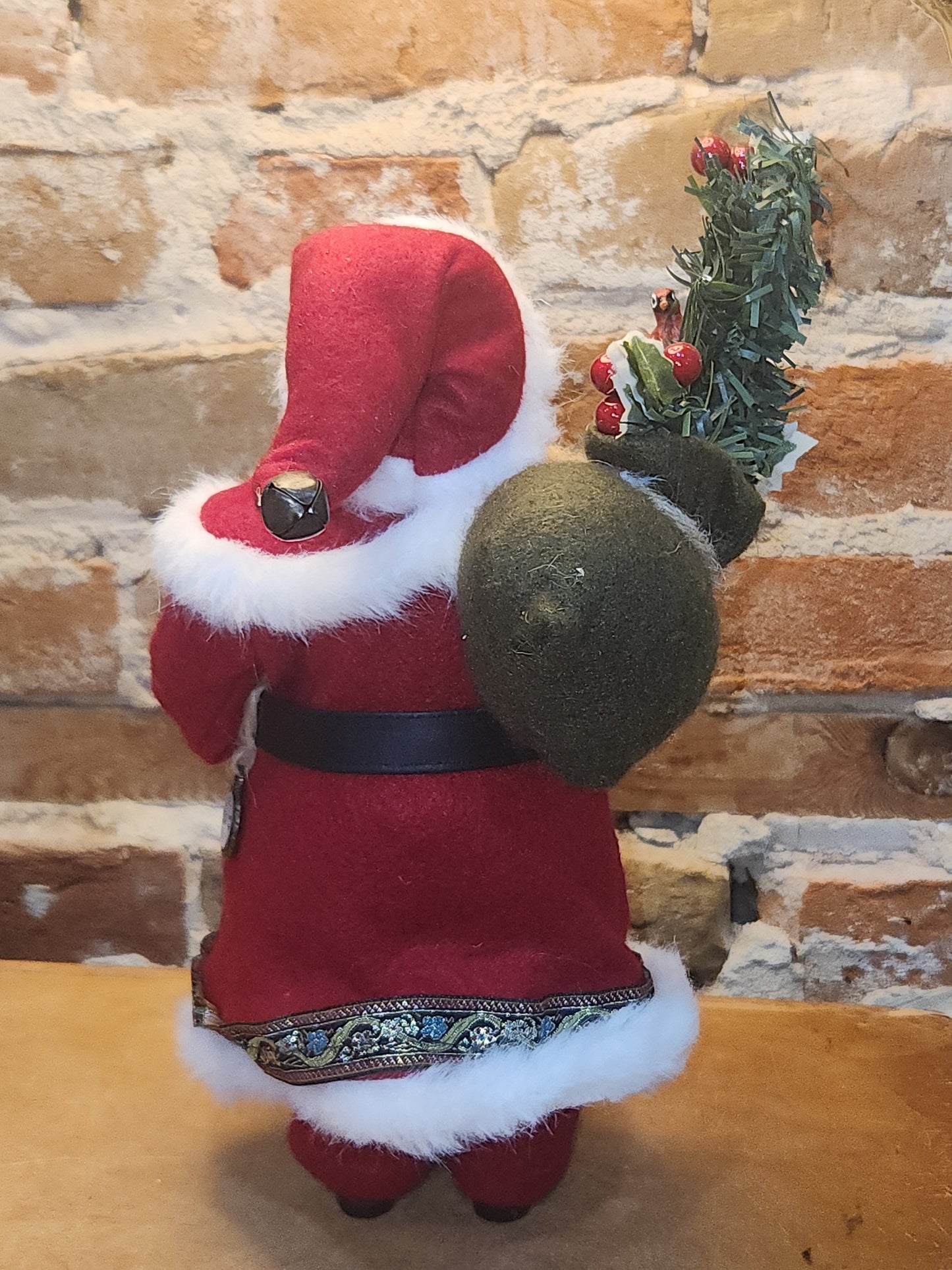 Ashland Christmas Collectible Santa Figurine Lantern Cardinal Tree sf3