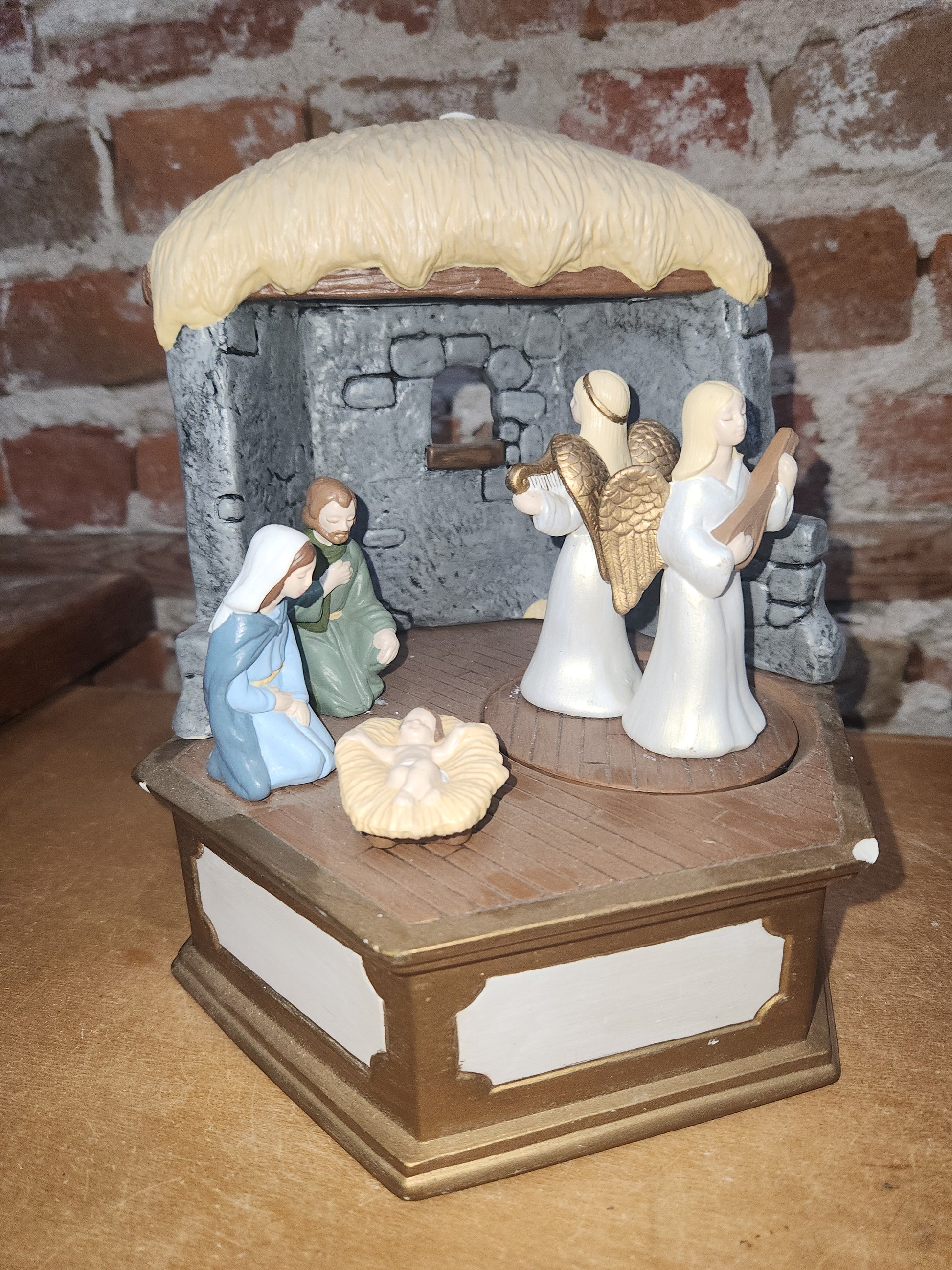 Vintage Ceramic Nativity Made From Scioto Mold AS IS Music Box Does Not Work
