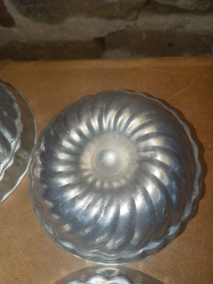Vintage Mini Bundt Pans Jello Molds Aluminum Tart Tins, Cake Molds 3 3/4" Diameter alu03