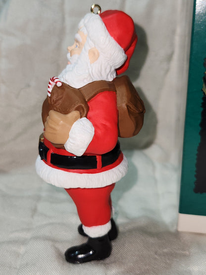 Vintage Hallmark Keepsake Christmas Collector's Club 1986 Membership Ornament Santa ho987
