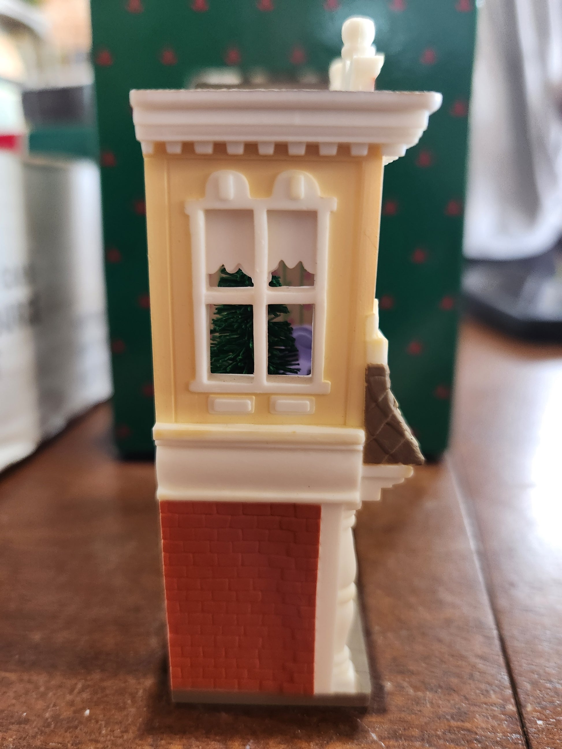 HH1985 toy shop Ornament Hallmark Nostalgic Houses NO BOX