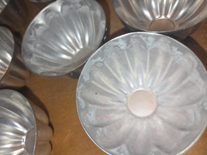 Vintage Set of 10 Small Aluminum Scalloped Fluted Tins Molds Cups Bundt Pans AS IS al23