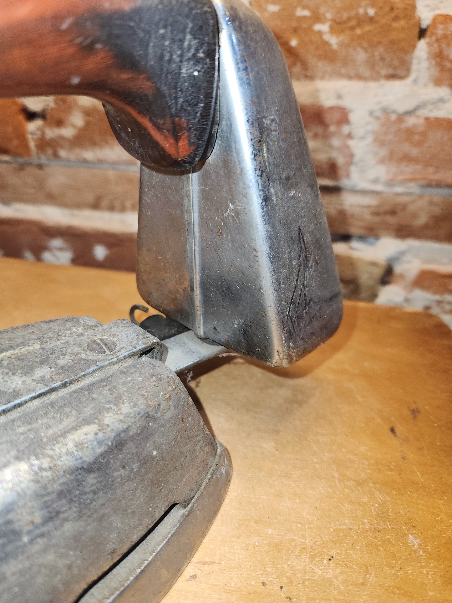 Vintage Gasoline Powered Montgomery Ward Quik Lightening Iron si4
