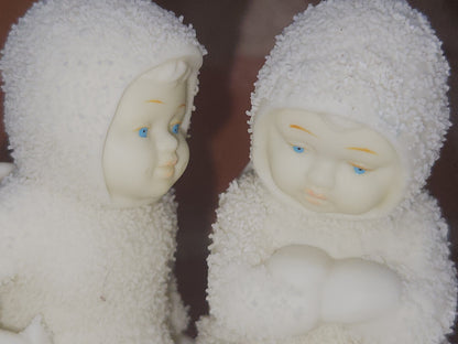 Deptartment 56 Snowbabies "This Will Cheer You Up" #68160 CLEARANCE sb03