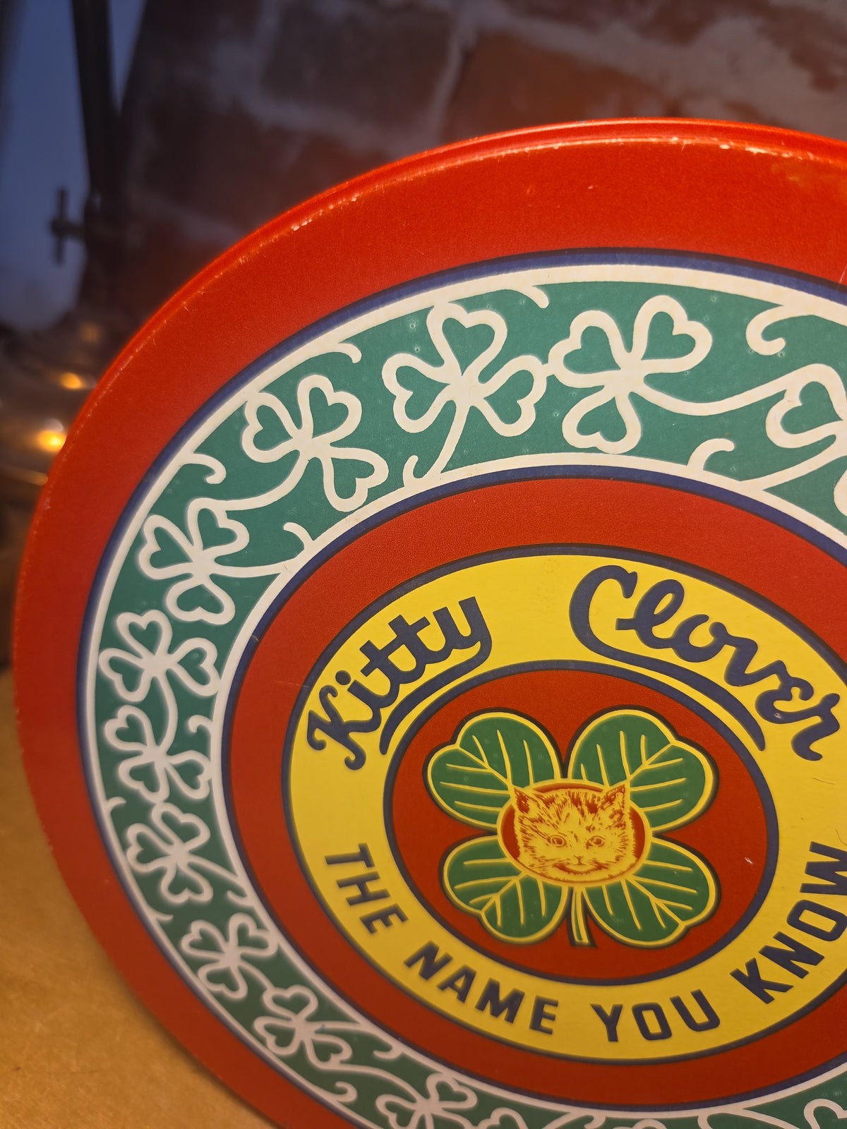 Vintage Advertising Tin Kitty Clover Potato Chip 14oz 1983 tin123