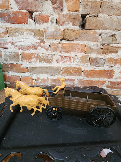 Processed Plastic Company Western Buckboard Farm Wagon and Team This is NOT 1/64th and is sold AS ISscale car65