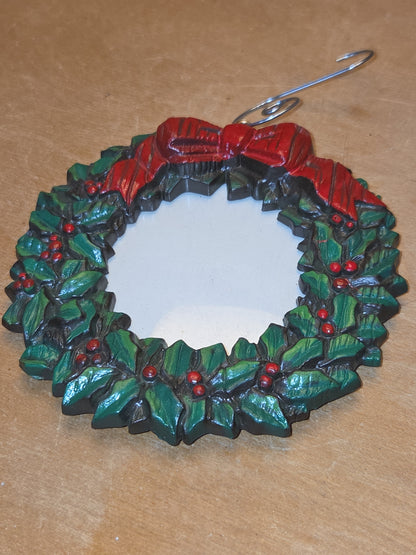 Vintage Avon Ornament Captured Moments Picture Frame Christmas Wreath 1984 NO BOX