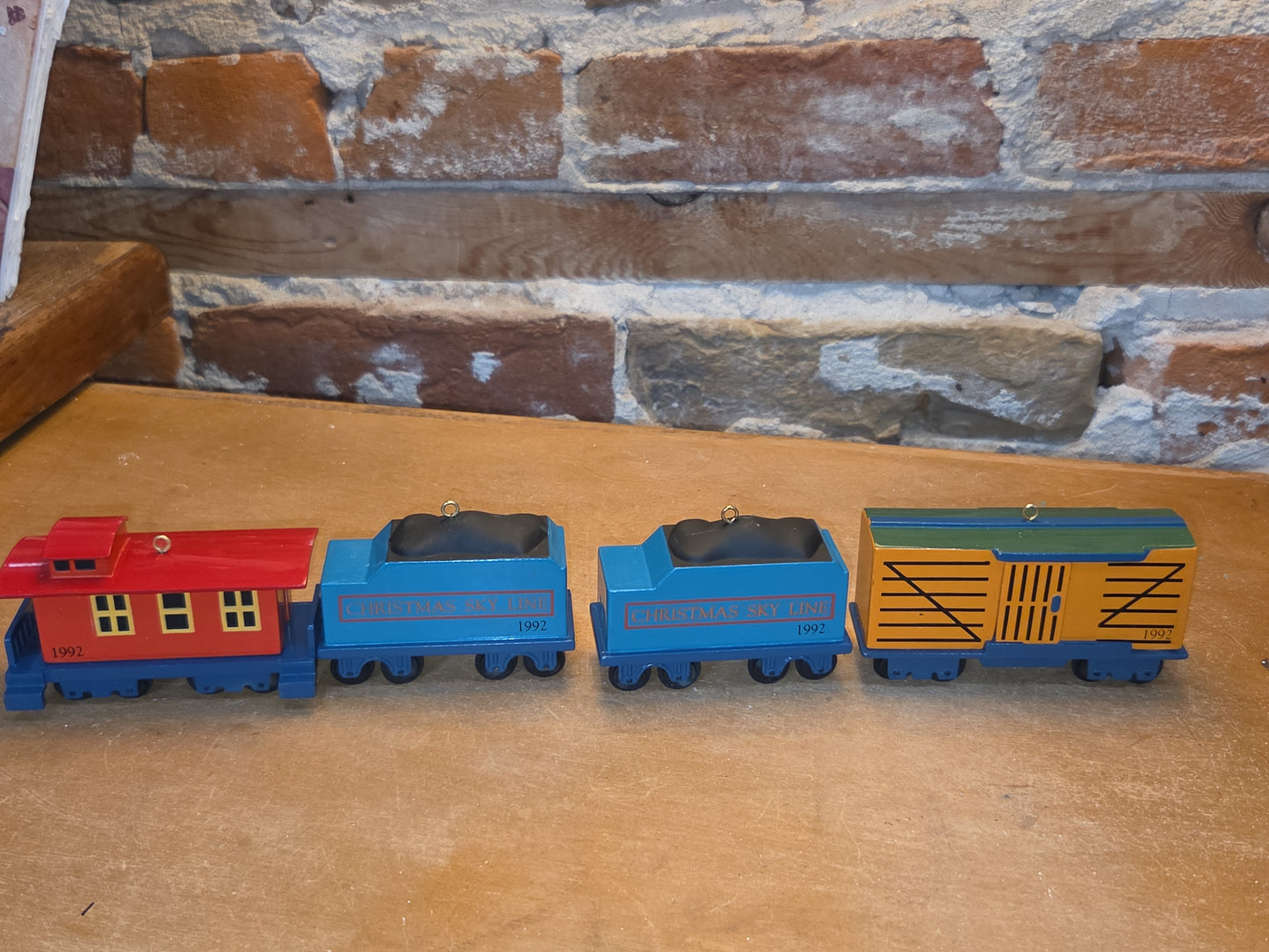 Vintage Hallmark Keepsake Ornaments Skyline Train Series Set of 4 Stock Train Car, Caboose and 2 Coal Cars cast metal 1992