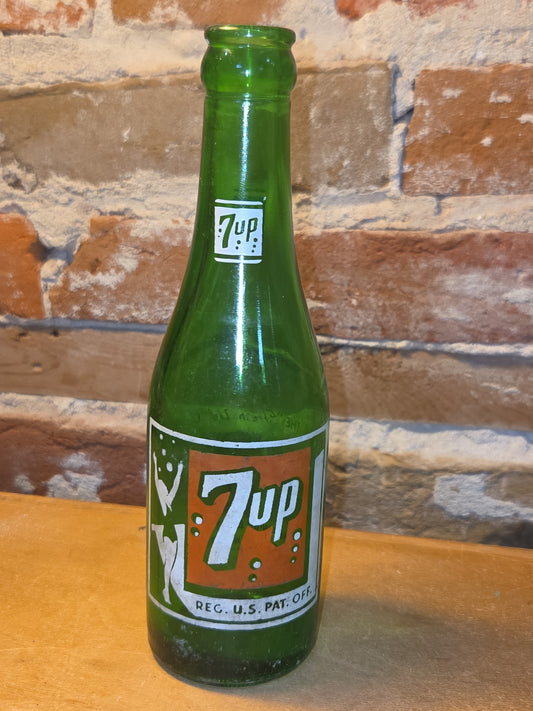 000 Vintage Soda Bottle 7-Up Bubbles & Swimsuit Lady Green Glass Omaha vsb6