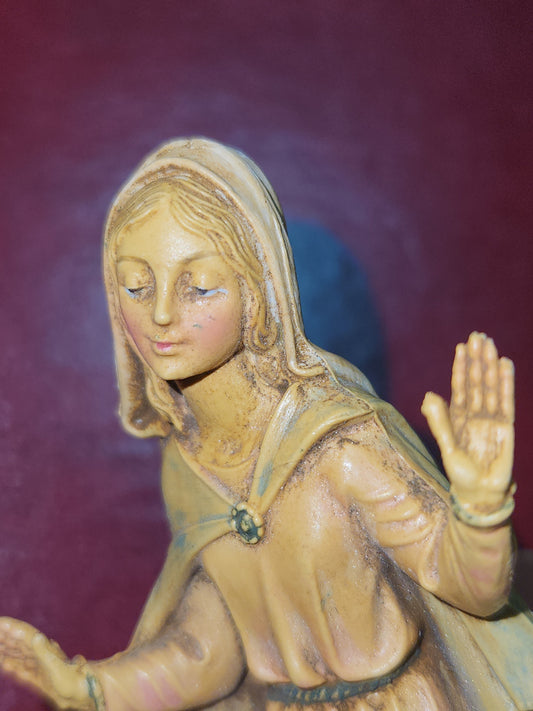 Vintage Fontanini Depose Kneeling Mary Nativity Figure 3 1/4" Italy Roman fn77