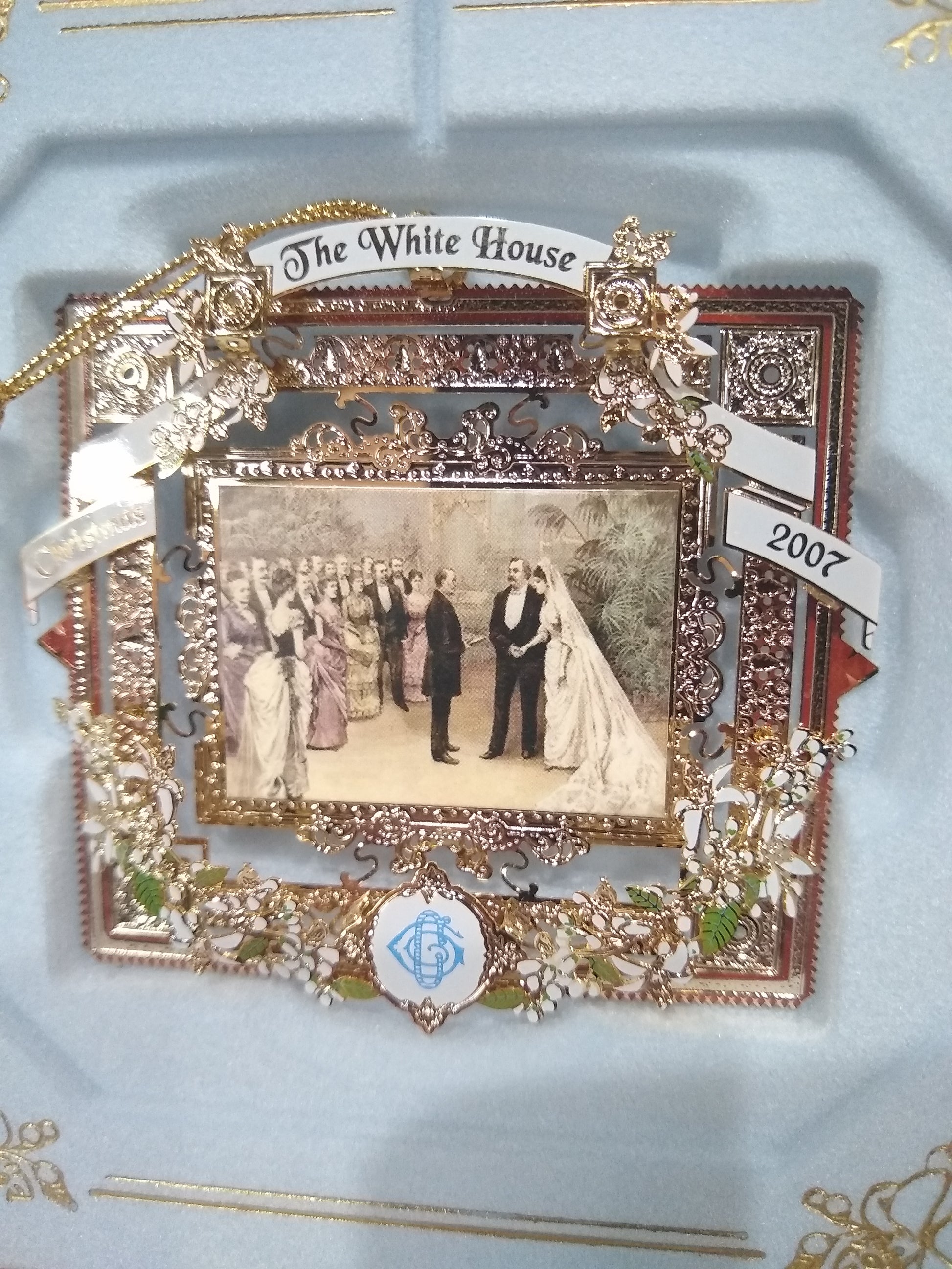 The White House Historical Association Collectible Christmas Ornament 2007. First wedding at the White House Grover Cleveland wh2007