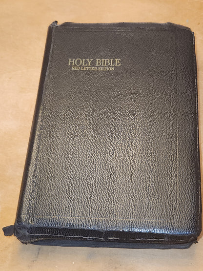 Vintage Hardcover Zipper The Holy Bible Red Letter Edition vb03