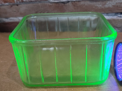 Vintage Uraniun Depression Glass Green Refrigerator Dish AS IS no lid flea bites ug86