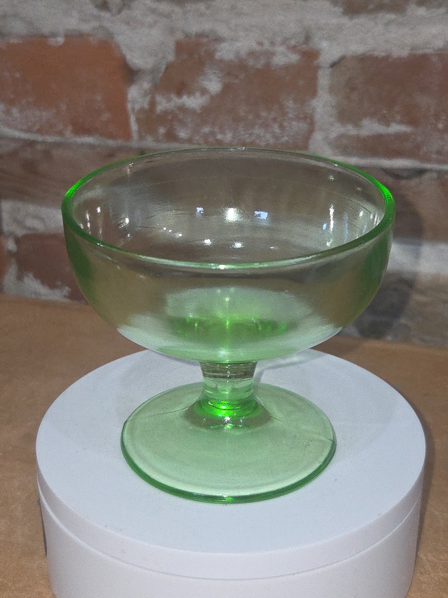 Vintage Uranium Depression Glass Compote Dessert Dish Vaseline Glows ug04